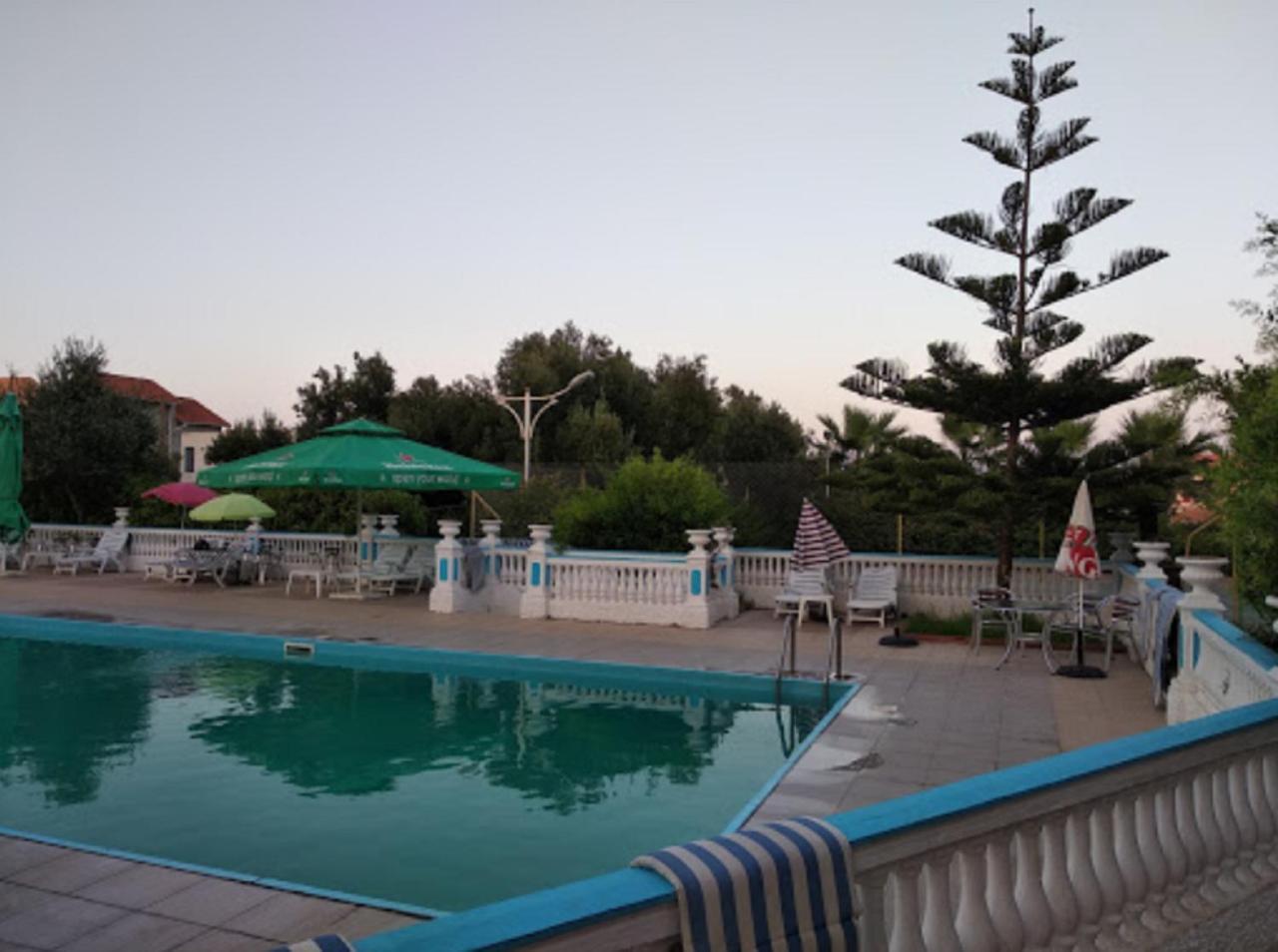 Rais Hotel Algiers Buitenkant foto